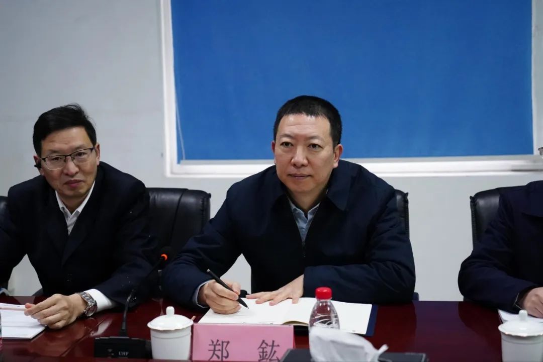 四川省司法廳領(lǐng)導(dǎo)調(diào)研藍海，并召開中小企業(yè)權(quán)益保障座談會(圖3)