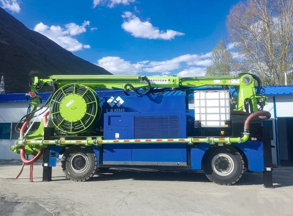 混凝土濕噴臺車的優(yōu)勢及應(yīng)用(圖1) 混凝土濕噴臺車的優(yōu)勢及應(yīng)用(圖1)